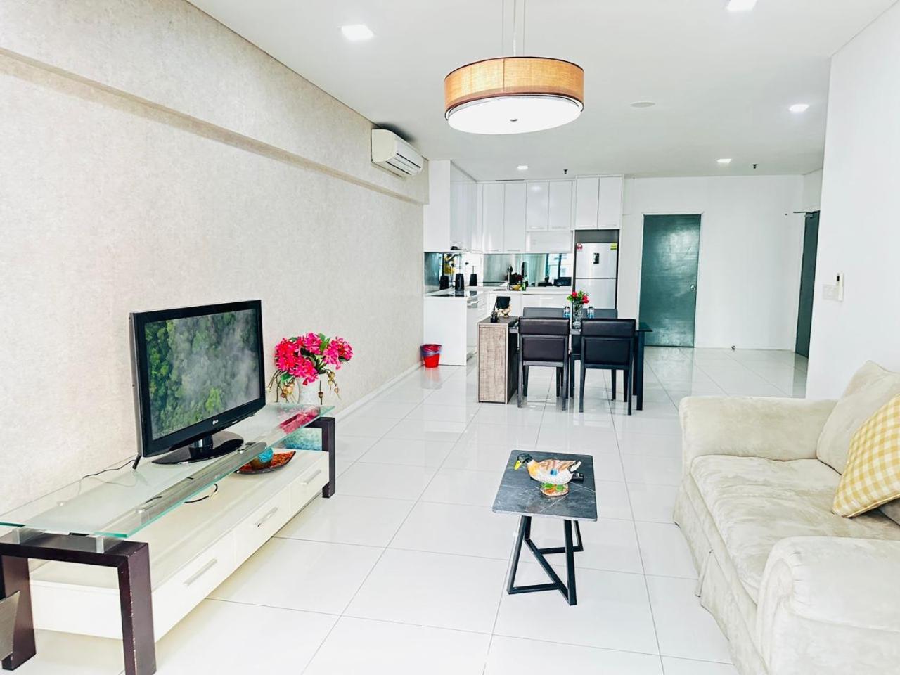 Summer Suites Klcc By Purple Orchid กัวลาลัมเปอร์ ภายนอก รูปภาพ