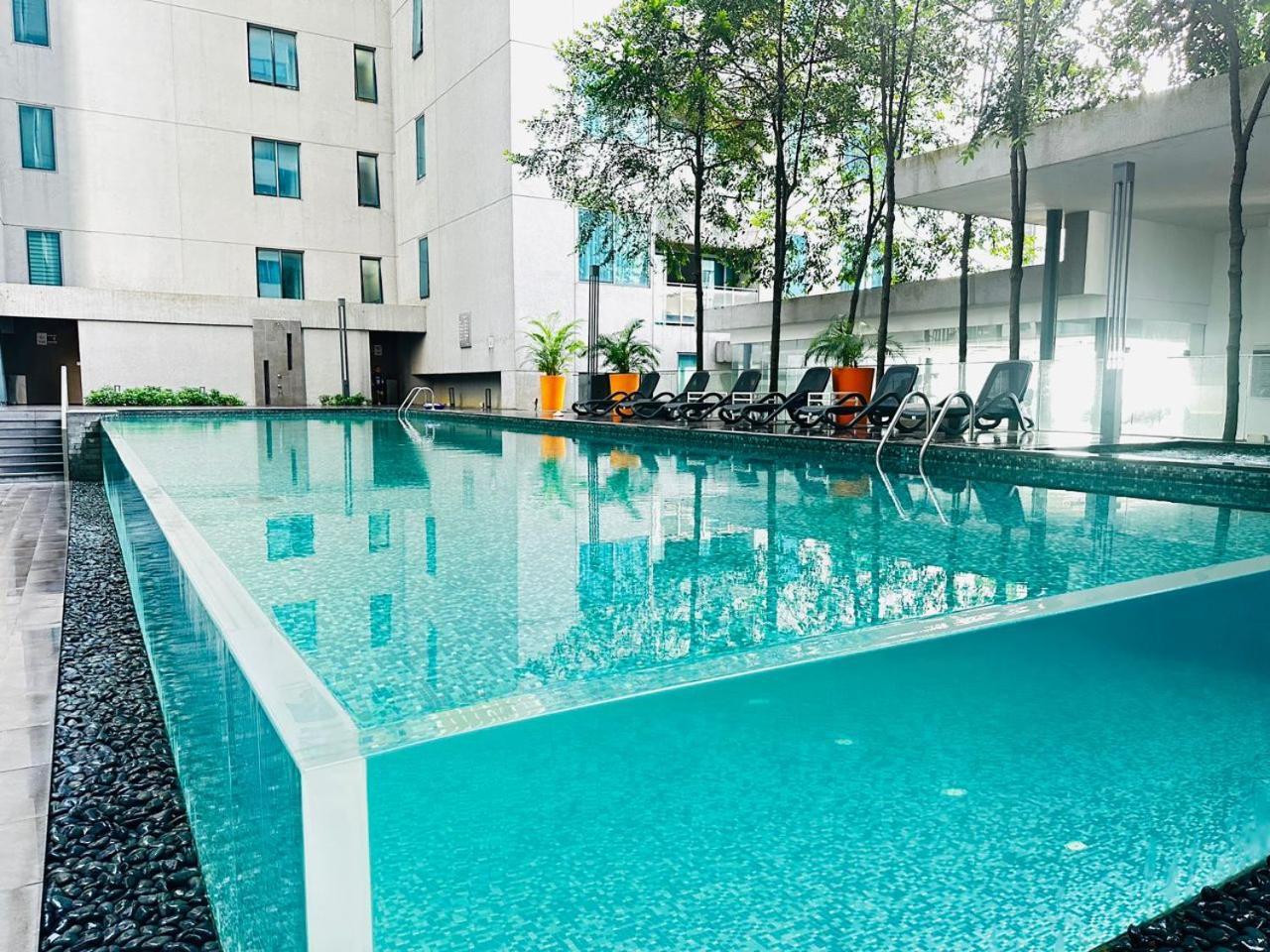 Summer Suites Klcc By Purple Orchid กัวลาลัมเปอร์ ภายนอก รูปภาพ